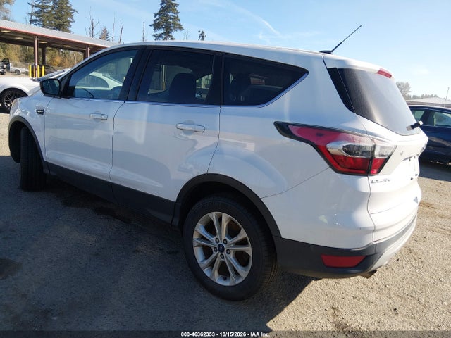 2017 FORD ESCAPE SE 3