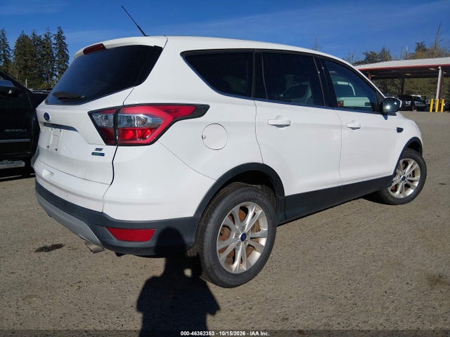 2017 FORD ESCAPE SE 4
