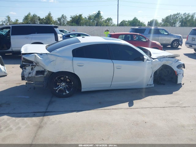 2020 DODGE CHARGER SXT RWD 14