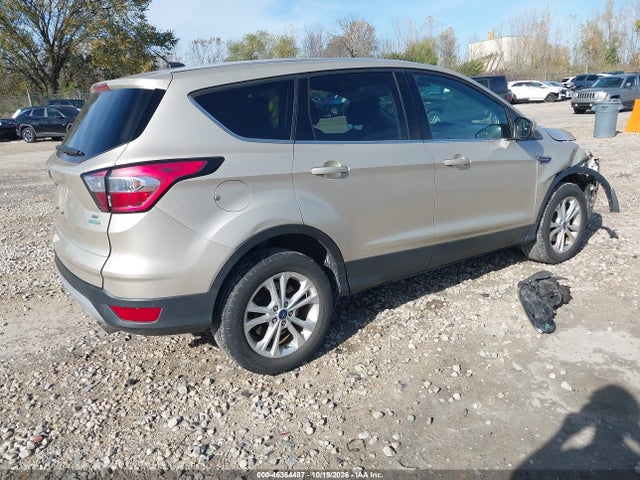2017 FORD ESCAPE SE 4