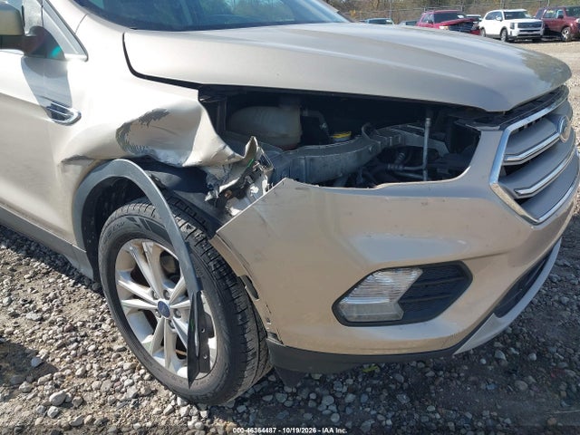 2017 FORD ESCAPE SE 6