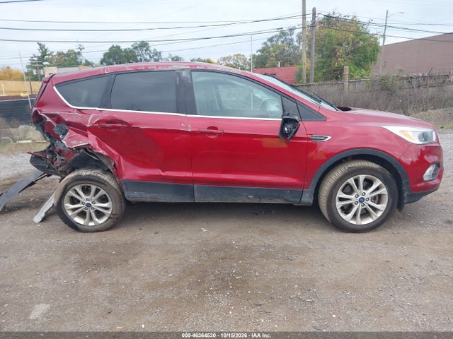 2017 FORD ESCAPE SE 13