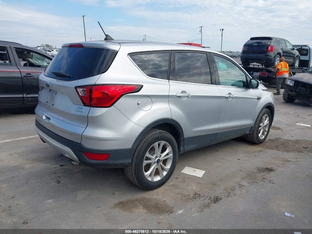 2019 FORD ESCAPE SE 4