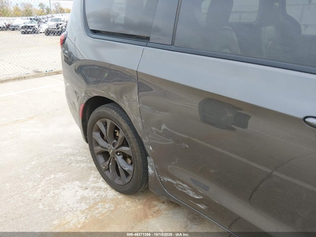 2018 CHRYSLER PACIFICA TOURING L PLUS 6