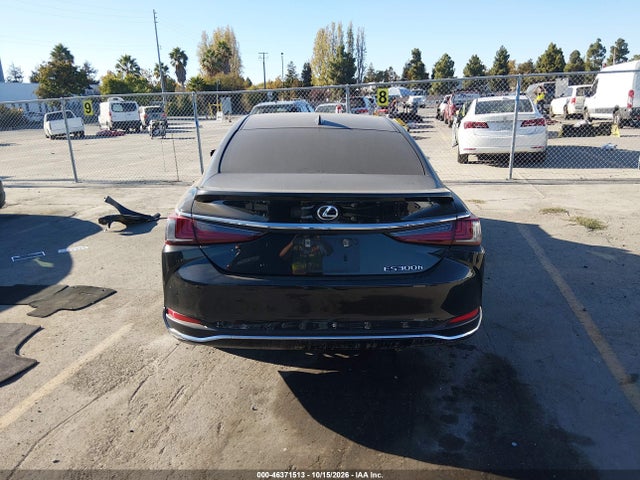 2023 LEXUS ES 300H 17