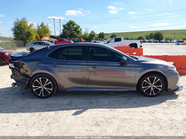 2018 TOYOTA CAMRY SE 12