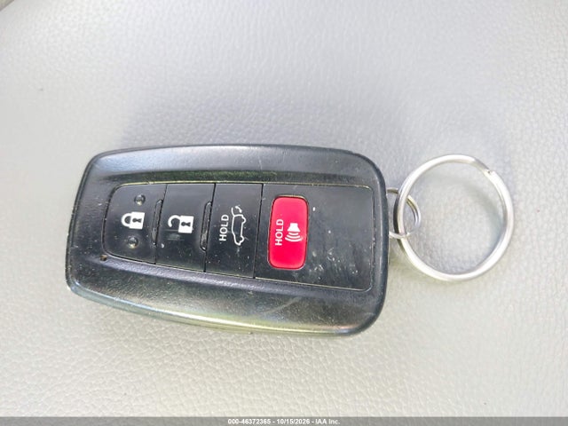 2021 TOYOTA HIGHLANDER XLE 11