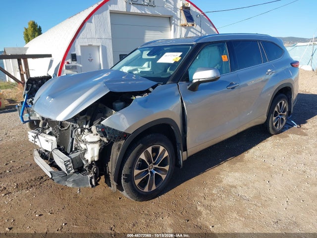 2021 TOYOTA HIGHLANDER XLE 2