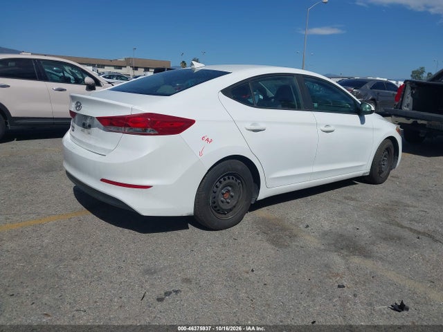 2017 HYUNDAI ELANTRA SE 4