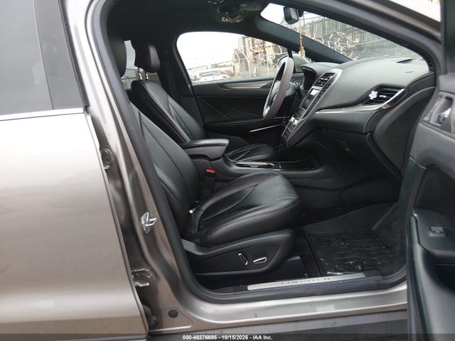 2017 LINCOLN MKC PREMIERE 5