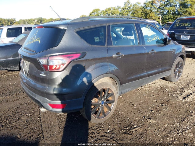 2017 FORD ESCAPE SE 4
