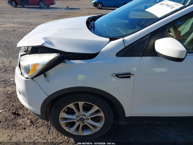 2017 FORD ESCAPE SE 17