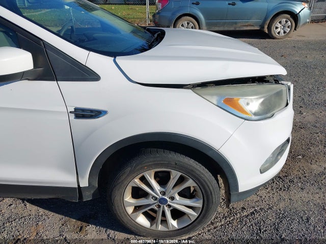 2017 FORD ESCAPE SE 18