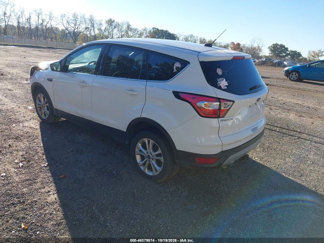 2017 FORD ESCAPE SE 3