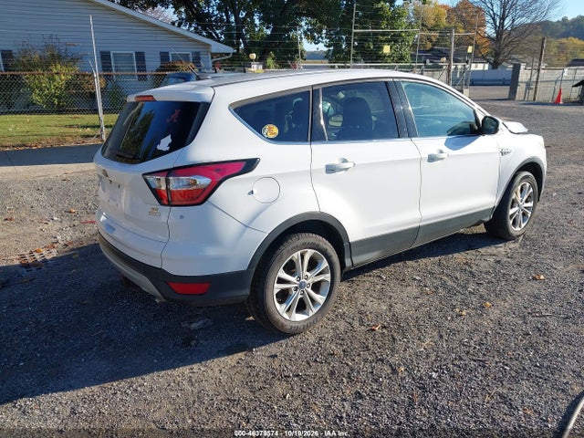 2017 FORD ESCAPE SE 4