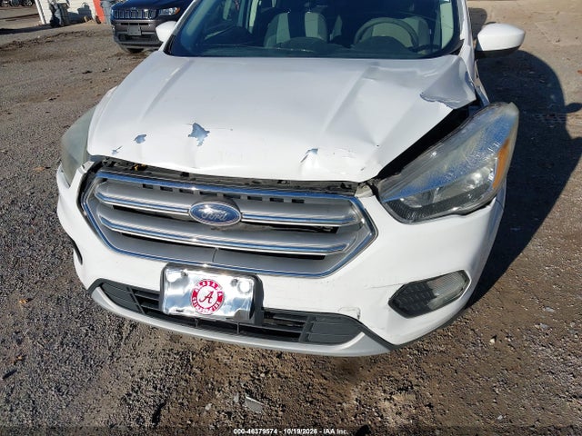 2017 FORD ESCAPE SE 6