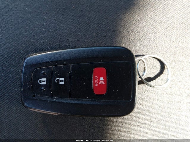 2020 TOYOTA PRIUS LE AWD-E 11