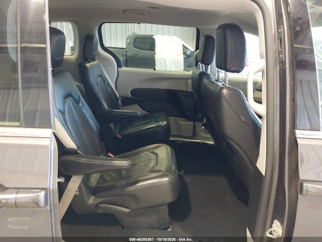 2022 CHRYSLER PACIFICA TOURING L 8
