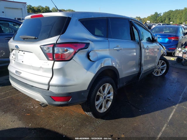 2017 FORD ESCAPE SE 4