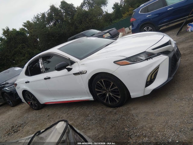2018 TOYOTA CAMRY SE 13