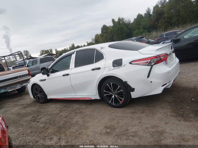 2018 TOYOTA CAMRY SE 14