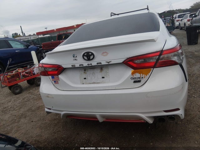 2018 TOYOTA CAMRY SE 16