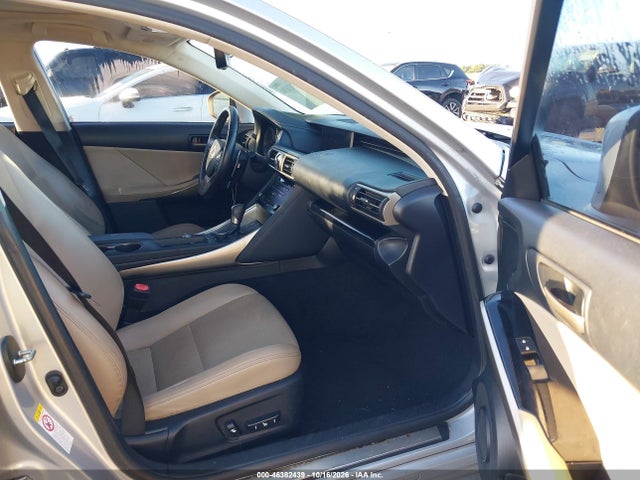 2017 LEXUS IS 200T 5