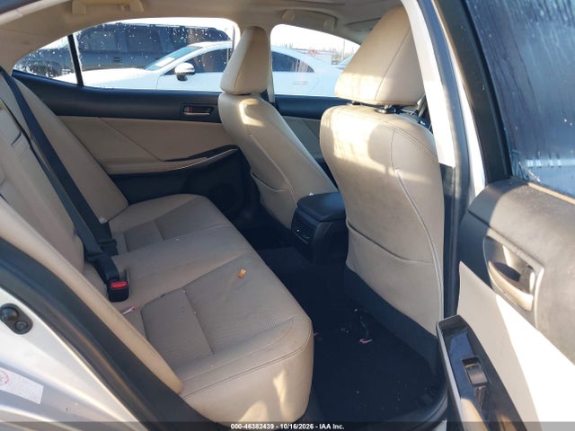 2017 LEXUS IS 200T 8