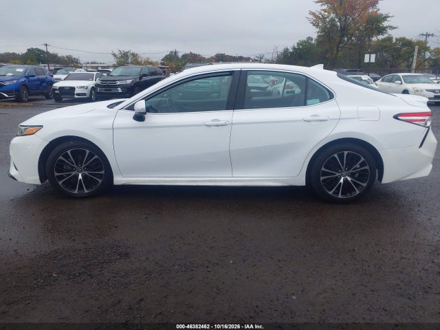 2020 TOYOTA CAMRY SE 14
