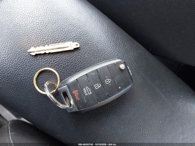 2017 KIA FORTE S 11