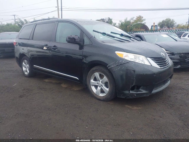 2017 TOYOTA SIENNA LE 8 PASSENGER