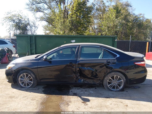 2017 TOYOTA CAMRY SE 14
