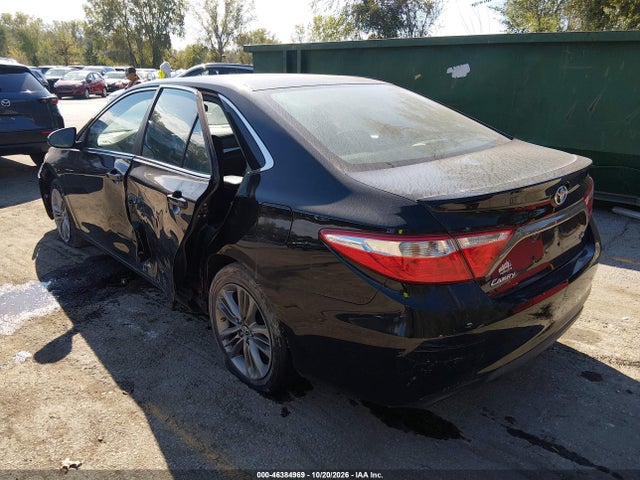 2017 TOYOTA CAMRY SE 3