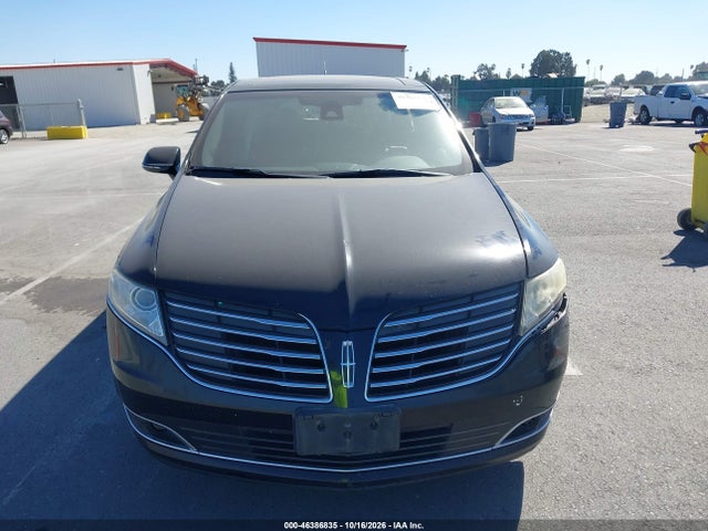 2017 LINCOLN MKT LIVERY 12