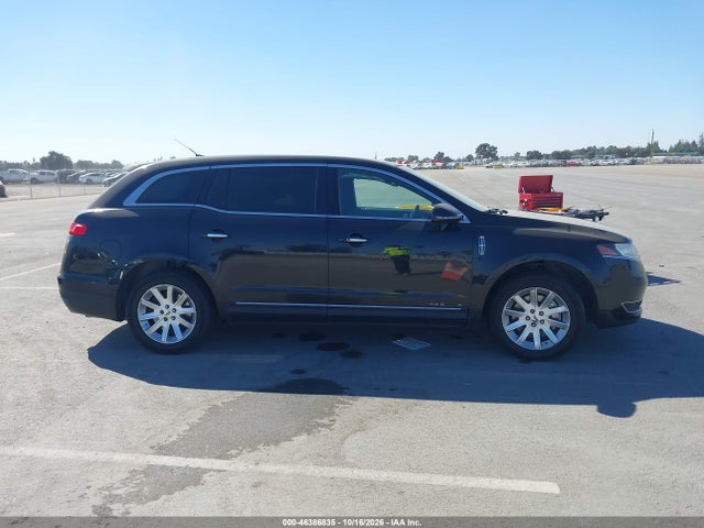 2017 LINCOLN MKT LIVERY 13