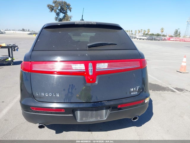 2017 LINCOLN MKT LIVERY 16