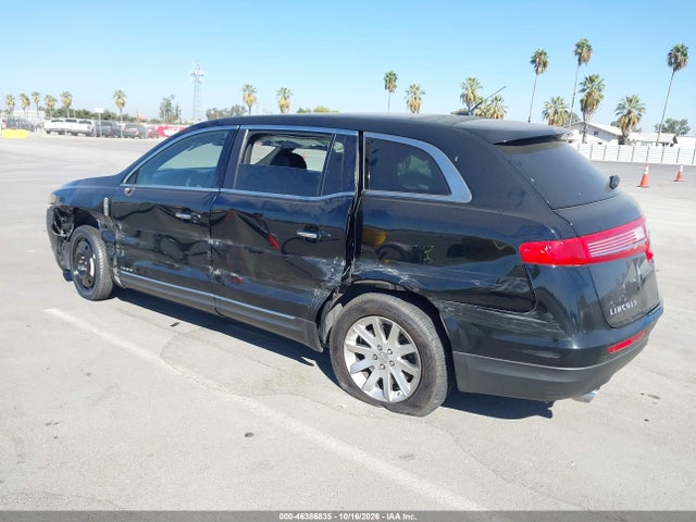 2017 LINCOLN MKT LIVERY 3