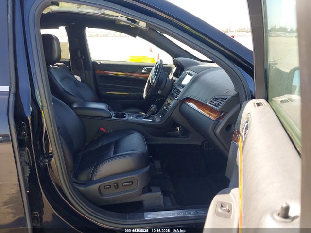 2017 LINCOLN MKT LIVERY 5