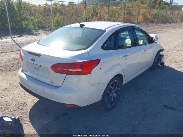 2017 FORD FOCUS SEL 4