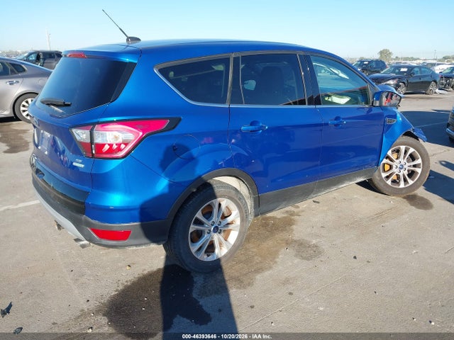 2017 FORD ESCAPE SE 4