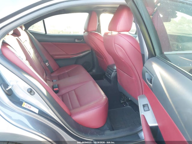2018 LEXUS IS 300 8