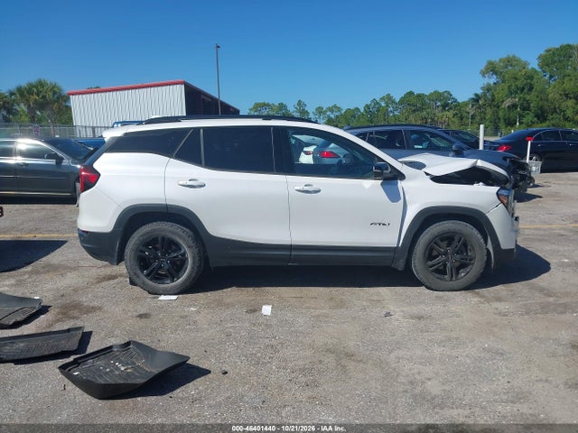 2024 GMC TERRAIN AWD AT4 13