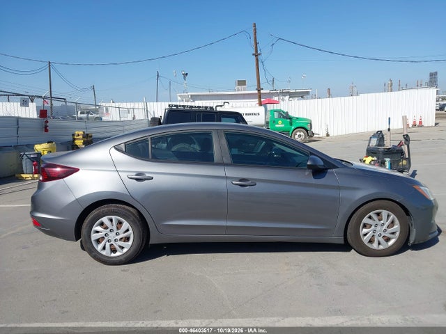2019 HYUNDAI ELANTRA SE 14