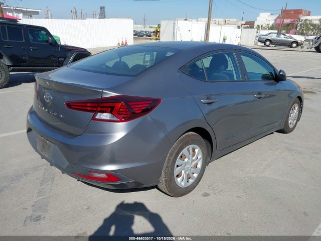 2019 HYUNDAI ELANTRA SE 4