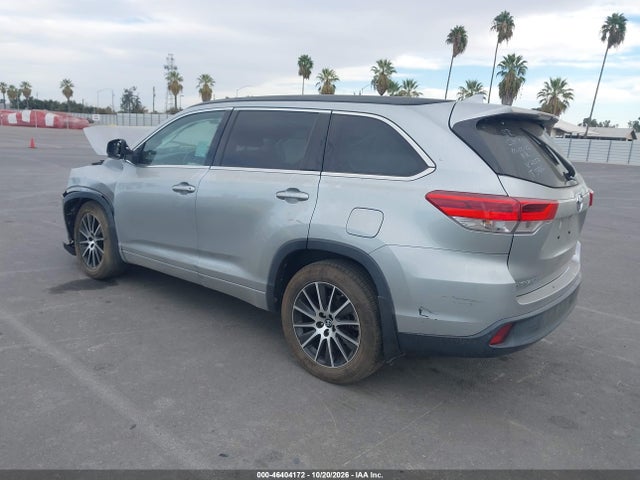 2018 TOYOTA HIGHLANDER SE 3