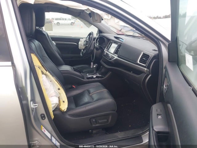 2018 TOYOTA HIGHLANDER SE 5