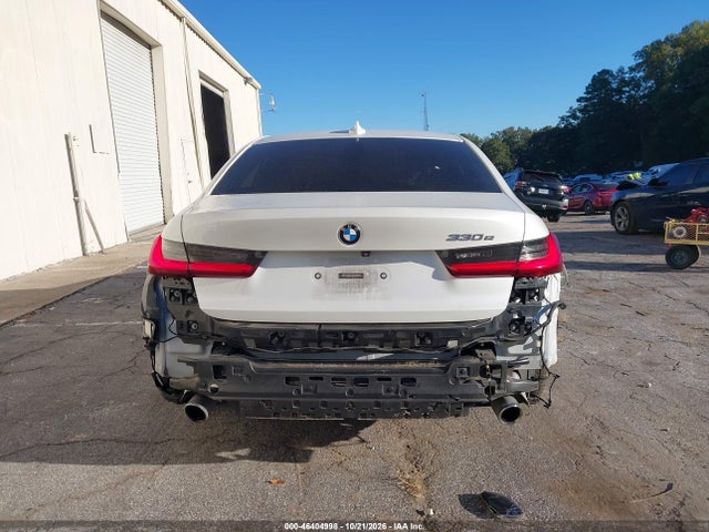2021 BMW 330E 16