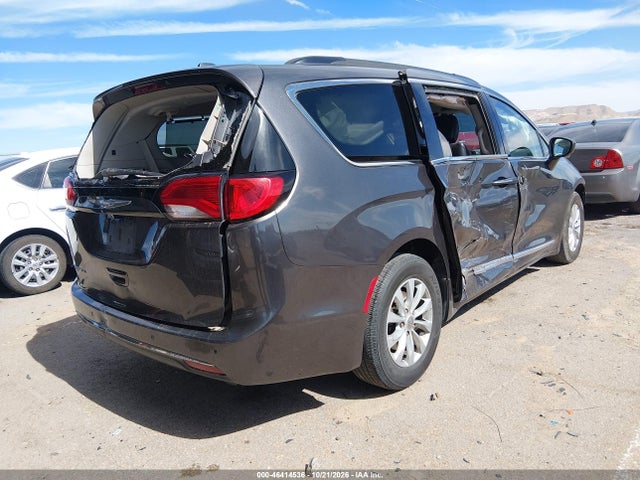2017 CHRYSLER PACIFICA TOURING-L 4