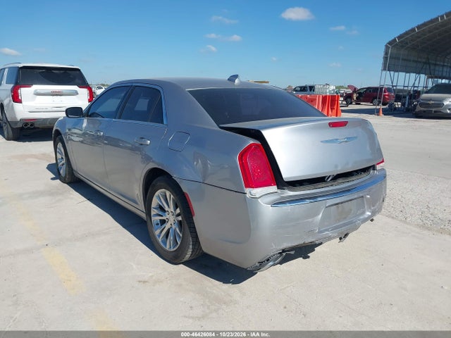2017 CHRYSLER 300 LIMITED 3