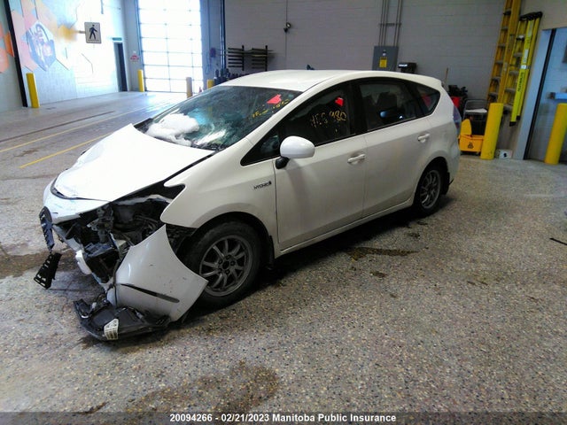 Toyota PRIUS V 2015 JTDZN3EU7FJ021260 Image 2